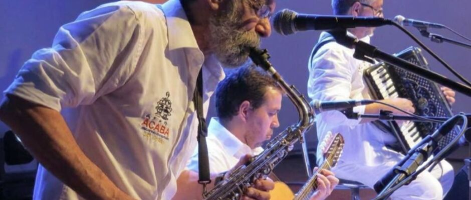 Morre Adriano Praça, músico do Grupo Acaba por quatro décadas