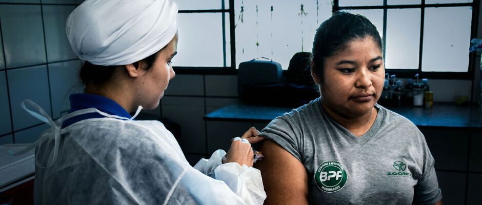 Sesi inicia campanha de vacinação contra a gripe para trabalhadores da indústria em MS