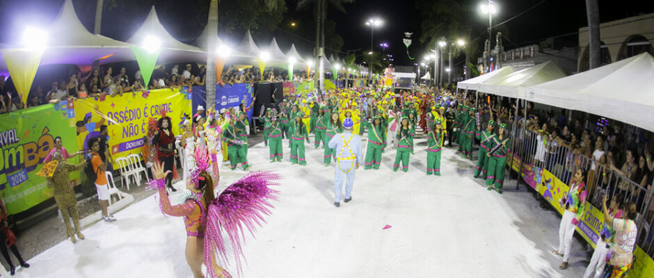 Sonhos, ancestralidade e despedida marcam segunda noite de desfiles em Corumbá