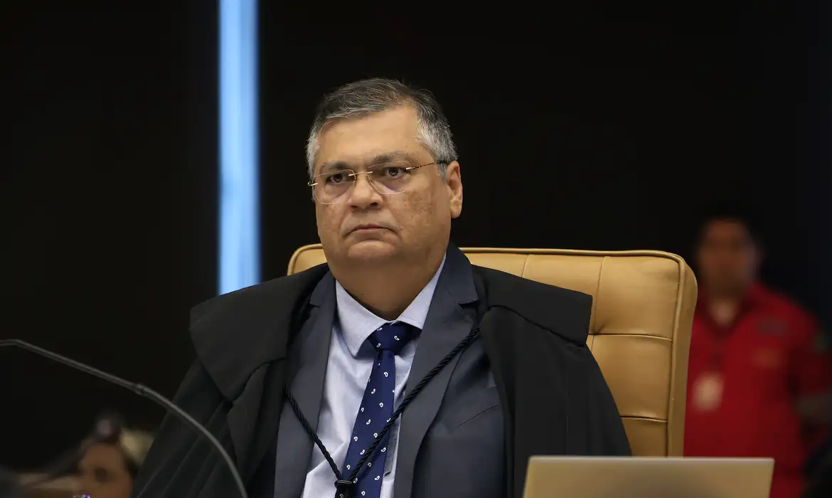 
                        STF torna ré enfermeira acusada de ofender e ameaçar Flávio Dino em voo
