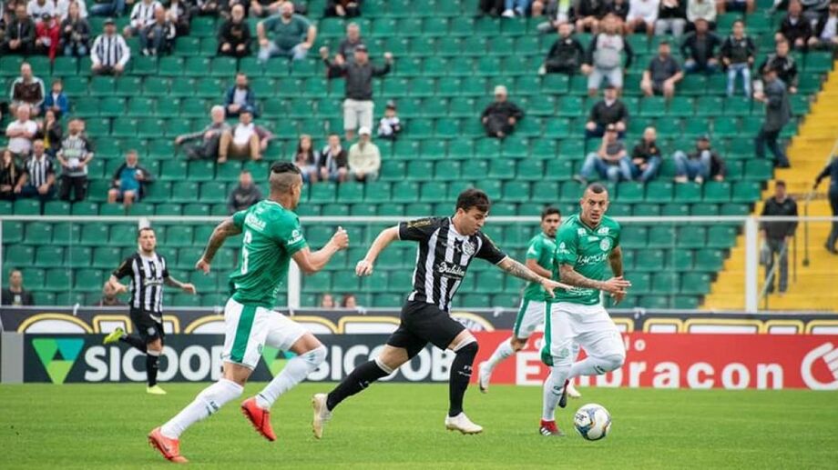 Figueirense e Guarani empatam com 2 a 2