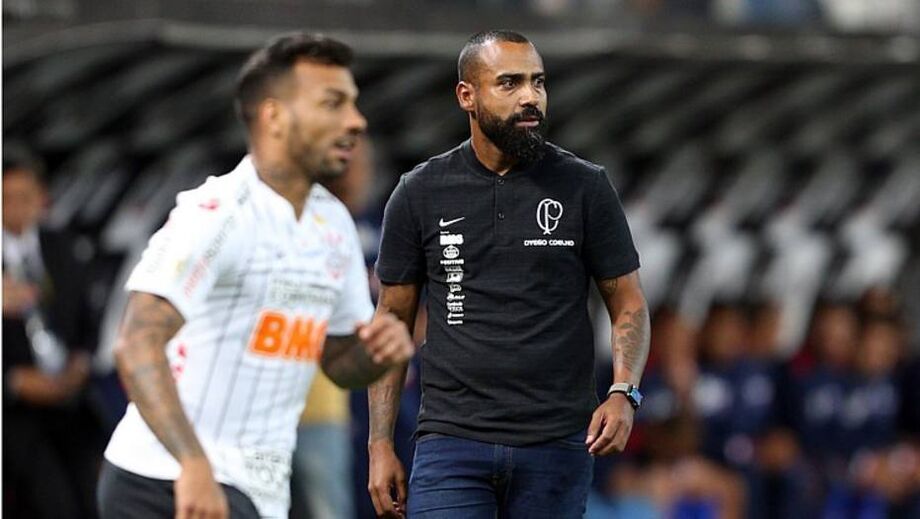 Com exceção de Fagner e do atacante Boselli, o treinador tem todos os jogadores do elenco à disposição