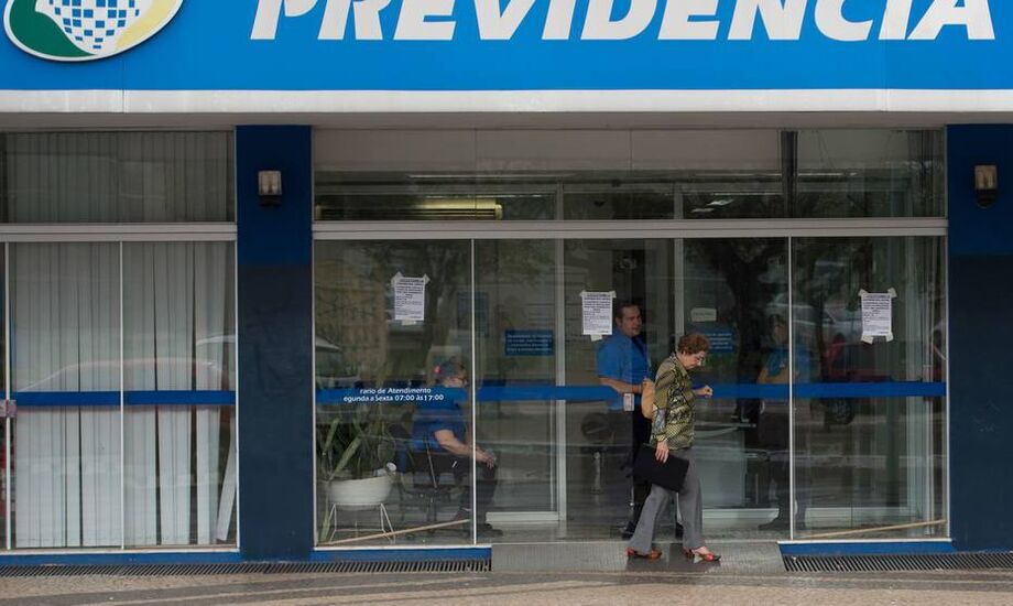 Em relação a ontem (24), aumentou em 56 o número de médicos que compareceram às agências