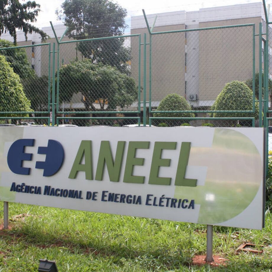 Aneel adia reajuste de 21 permissionárias e prorroga tarifas vigentes
