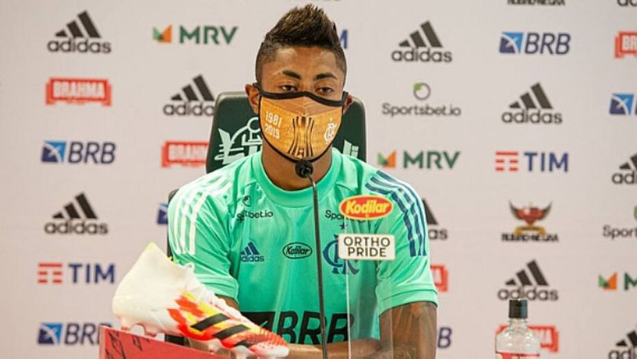 Bruno Henrique testa negativo para covid-19 e reforça o Flamengo