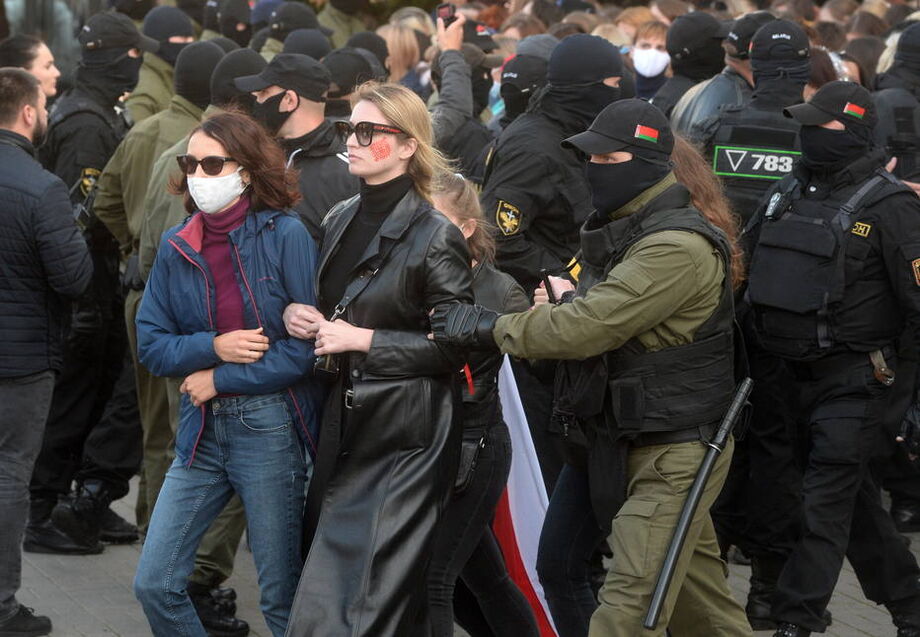 A rival de Lukashenko, Svetlana Tikhanovskaya, reivindicou a vitória na eleição presidencial de agosto