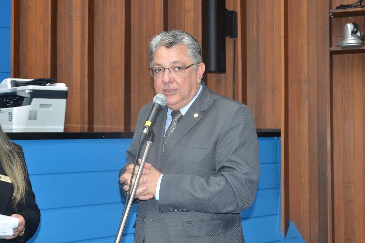 O Estatuto da Criança e do Adolescente afirma que tal guarda confere ao menor a condição de dependente, para todos os fins e efeitos do direito, inclusive previdenciários
