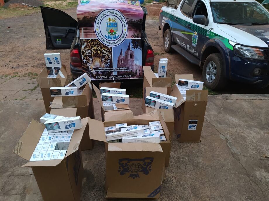 O veículo e o cigarro foram apreendidos