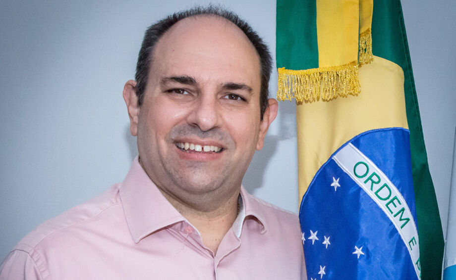 Marcelo Turine fica até 2024