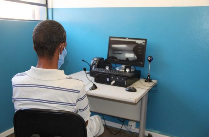 A intenção é que, a partir desse tratamento adequado, haja a saída progressiva das unidades prisionais desses reeducandos.