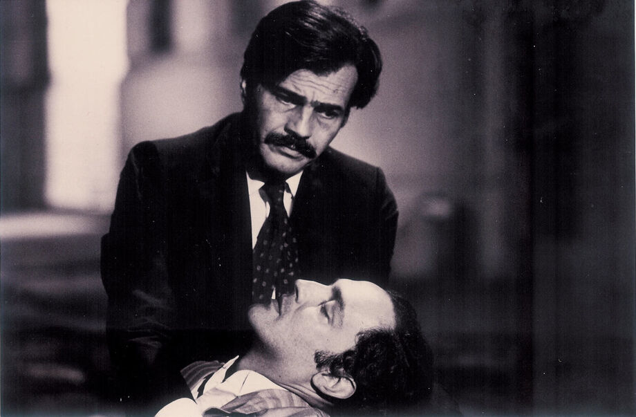 cena final de 'O Beijo no Asfalto', com Ney Latorraca