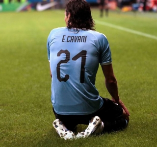 Atacante Edinson Cavani