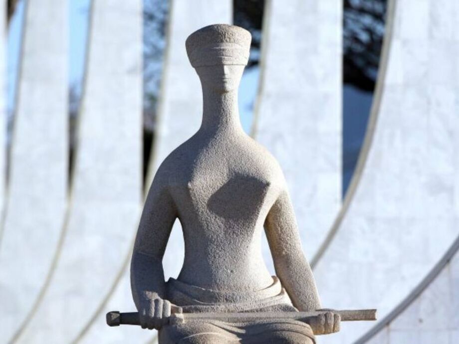 Estátua da Justiça, em frente ao STF