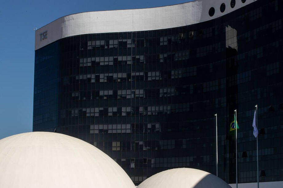 O Tribunal Superior Eleitoral informou que recebeu em um mês 1.020 denúncias
