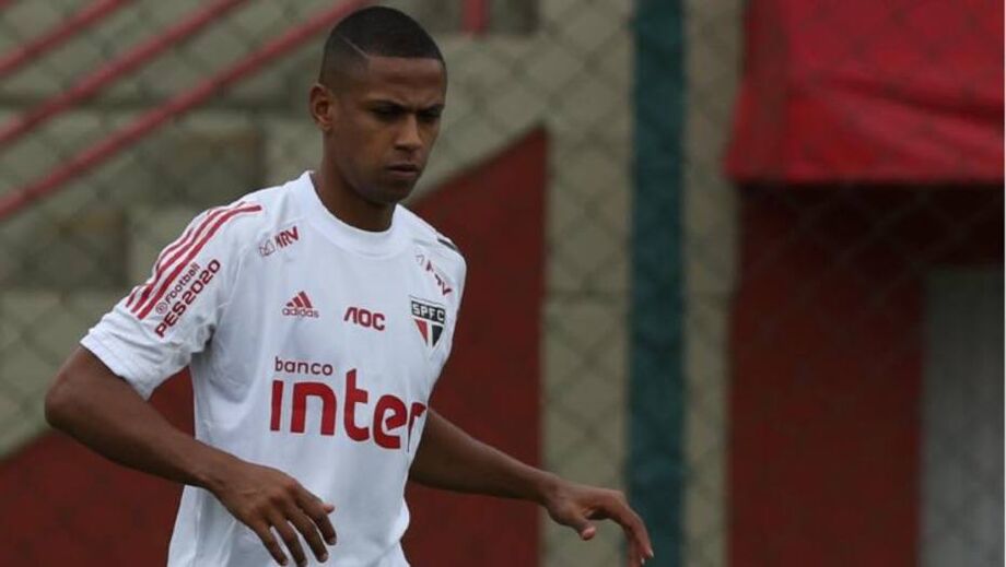 Bruno Alves deve ganhar nova chance contra o Atlético-GO