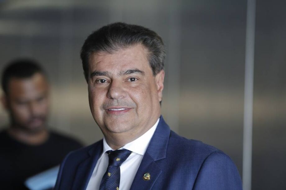 O parlamentar chegou nesta terça-feira e deve ficar até o dia 31