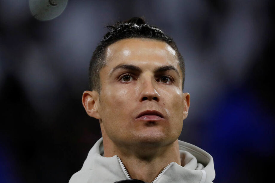 Infecção em um dedo do pé direito tira Cristiano Ronaldo do treino de Portugal
