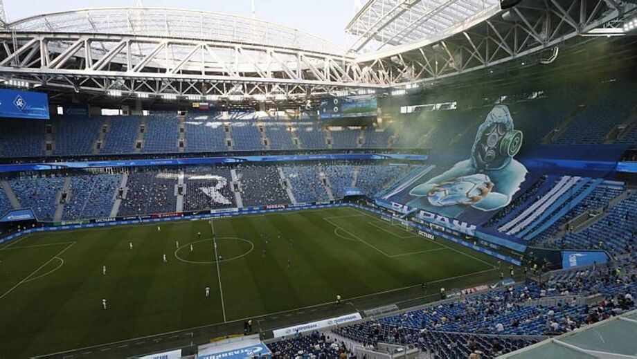 Torcida já voltaram aos estádios na Rússia; a do Zenit fez mosaico especial para simbolizar vitória contra pandemia