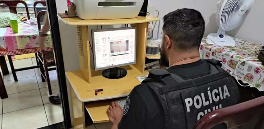 As equipes que atuam na operação estão em busca de acusados de crimes de abuso e exploração sexual contra crianças e adolescentes praticados na internet