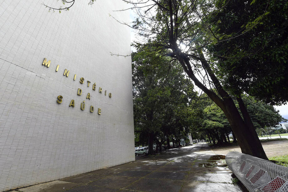 O Brasil deverá receber até o fim do primeiro semestre de 2021 doses para 10% da população brasileira