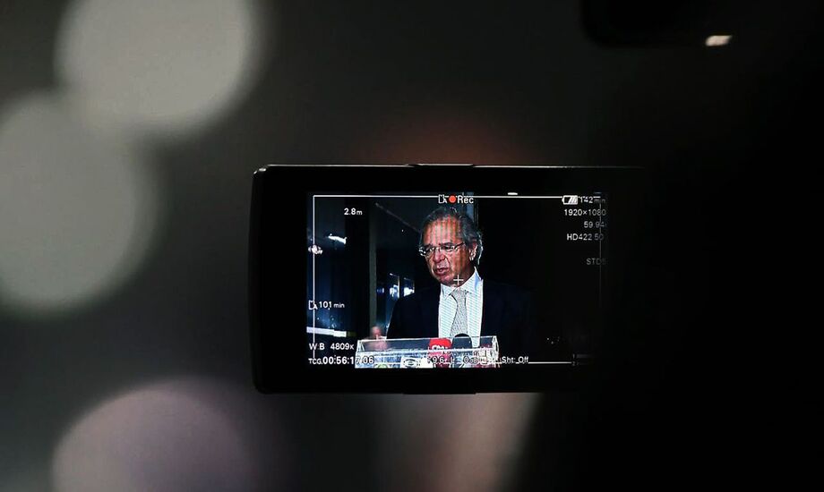 Guedes falou à imprensa na portaria do Ministério da Economia