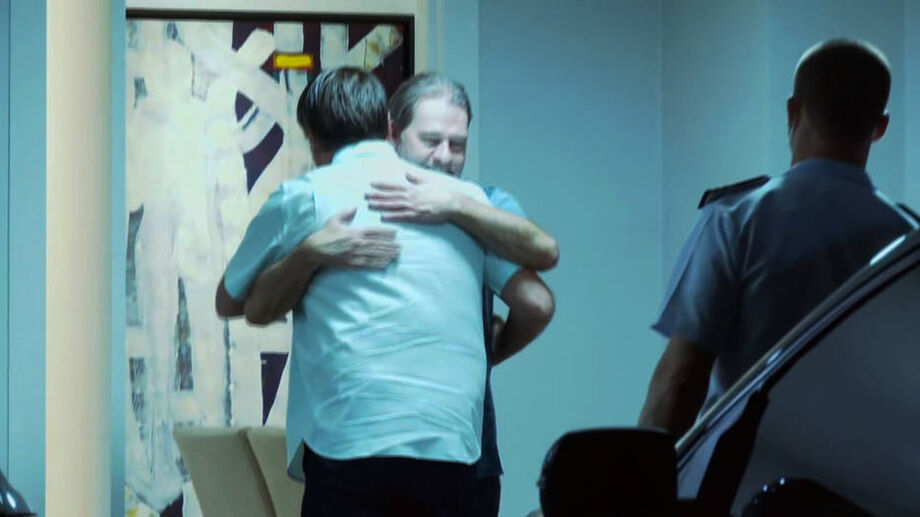 Jair Bolsonaro abraça o ministro Dias Toffoli, anteontem, na casa do magistrado no sábado, 3