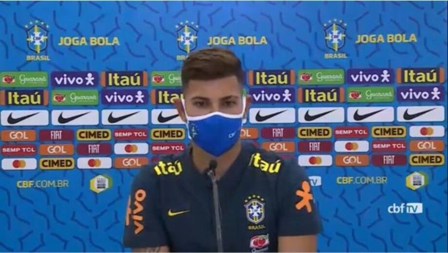Bruno Guimarães, em coletiva pela seleção brasileira na Granja Comary