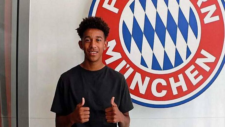 Chris Richards, contratado pelo Bayern de Munique