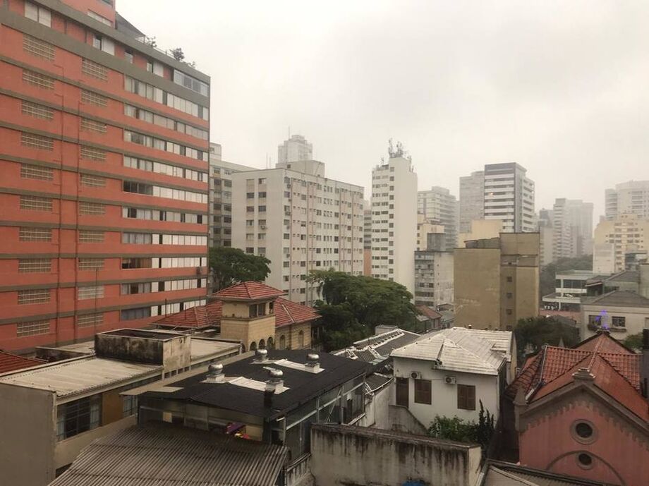Pelas medições do Instituto Nacional de Meteorologia (Inmet), o termômetro na capital baixou para o patamar de 29°C