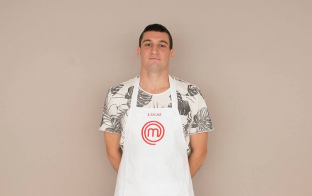Lucas começou a cozinhar quando ganhou um caderno de receitas da mãe