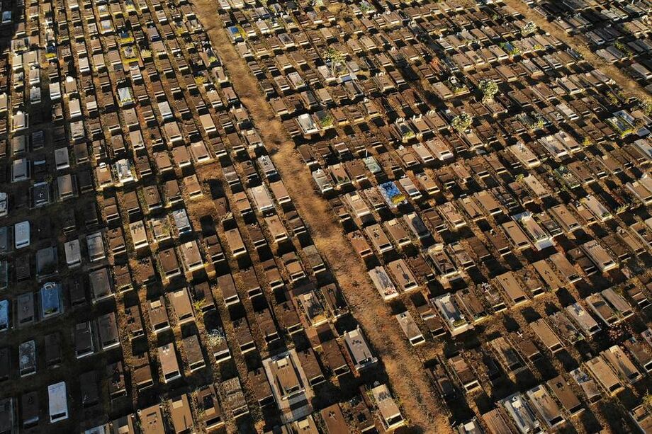 Cemitério de Taguatinga, no Distrito Federal, unidade federativa com a pior taxa de óbito no Brasil