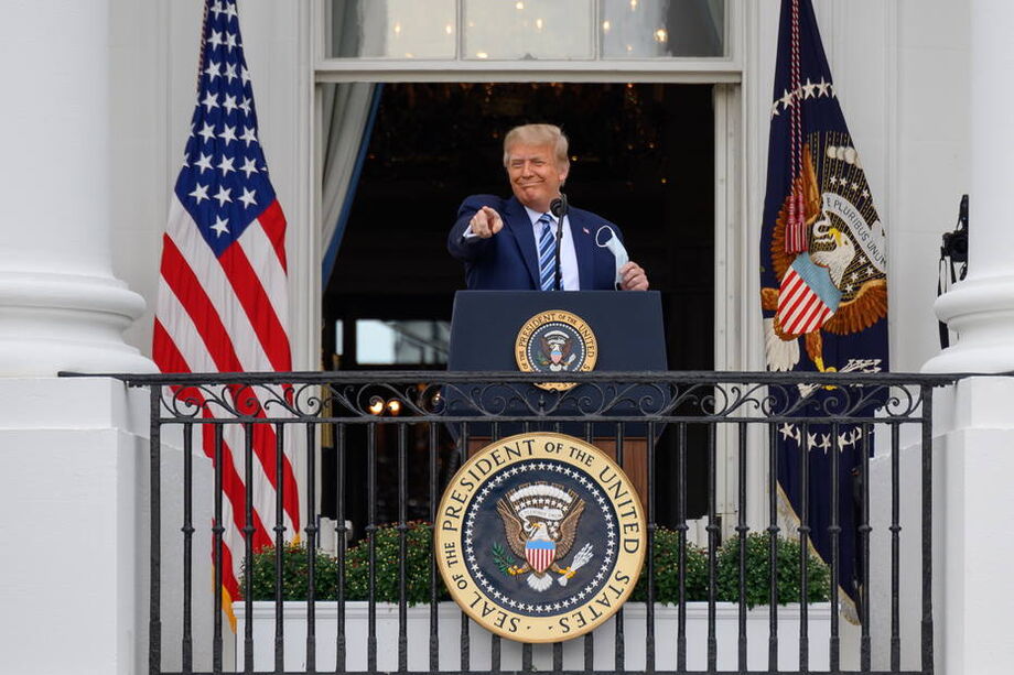 Trump na fachada sul da Casa Branca