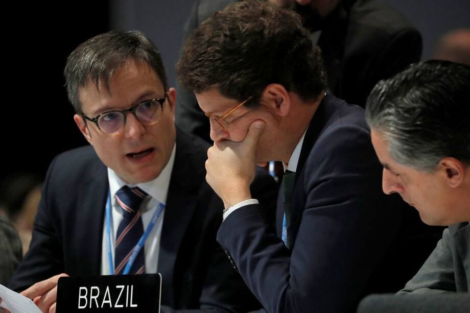 Delegação identificou os agentes como 'analistas'; comitiva contou ainda com adido em Madri e coronel do GSI.