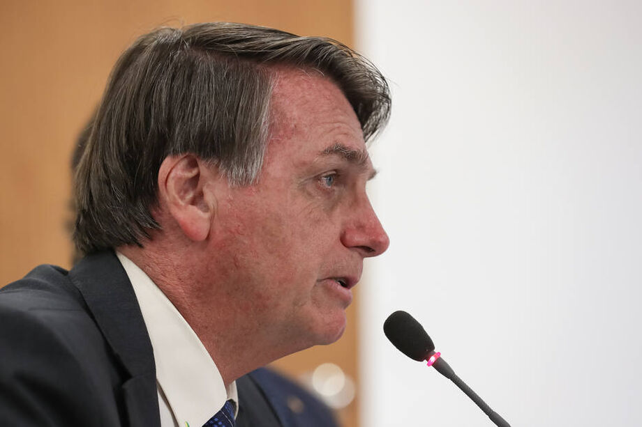 No Alvorada, Bolsonaro disse lamentar desvios de recursos na saúde pública, pontuando que essa prática acabando matando inocentes