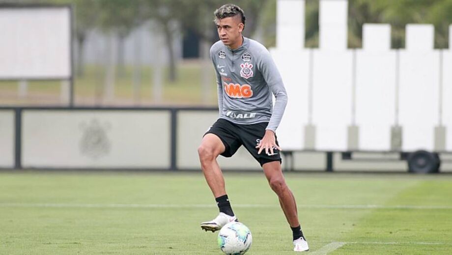 Cantillo treina com o elenco nesta quinta-feira