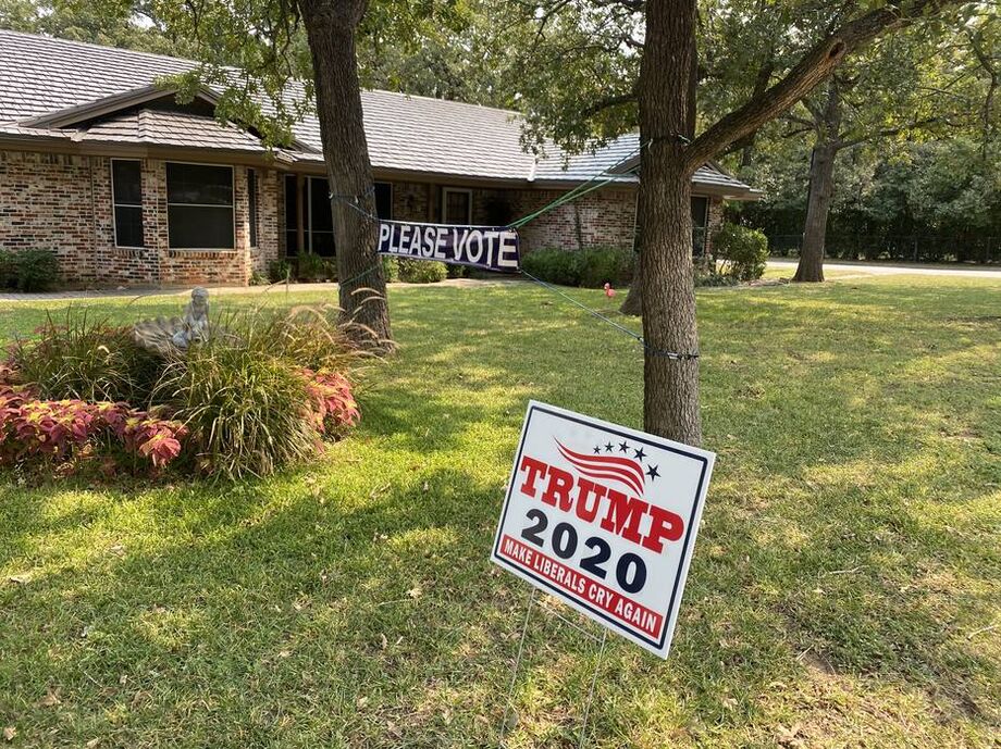 Placa de apoio a Trump no Texas