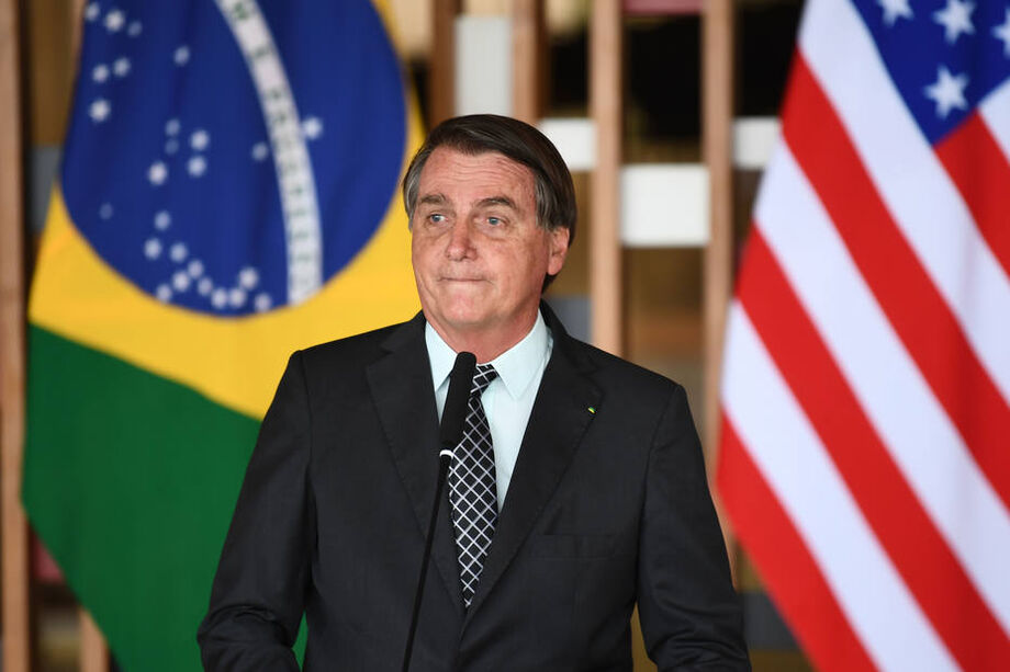 Jair Bolsonaro: 'Eu pedi para o secretário de negócios dele (Donald Trump) a possibilidade de abrir para os estudantes, é o que pode ser feito no momento né'