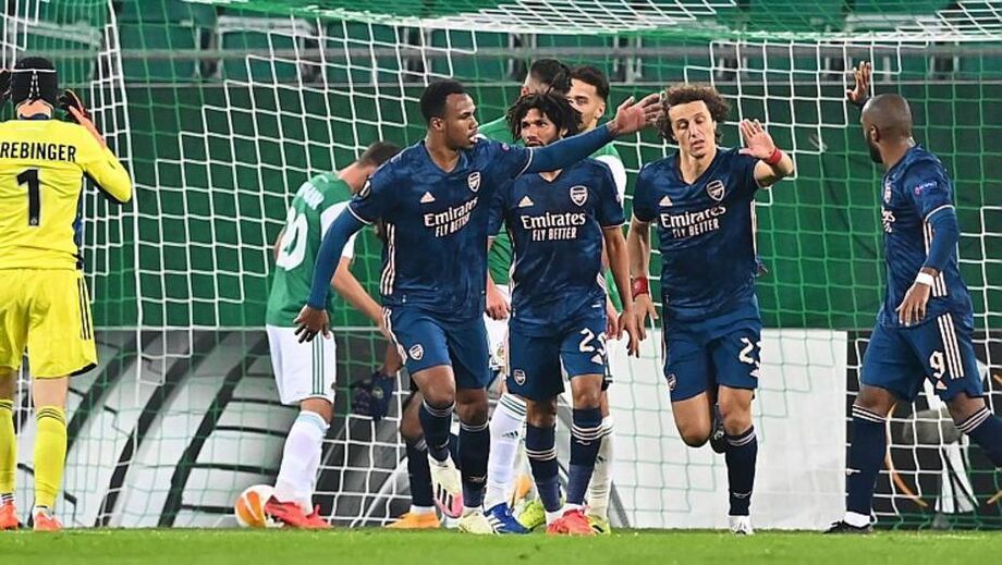 David Luiz comemora gol pelo Arsenal na vitória sobre o Rapid Viena