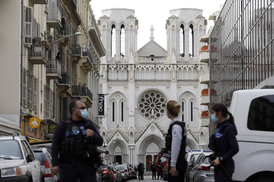 Polícia francesa isola área em torno da Basílica de Notre Dame, em Nice