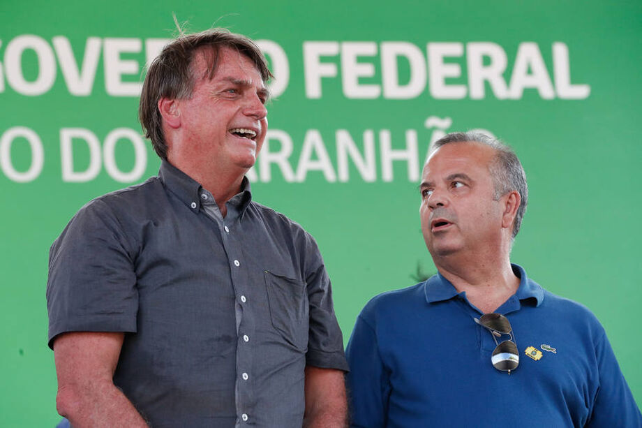Bolsonaro ao lado do ministro Rogério Marinho ao participar de evento no município de Imperatriz