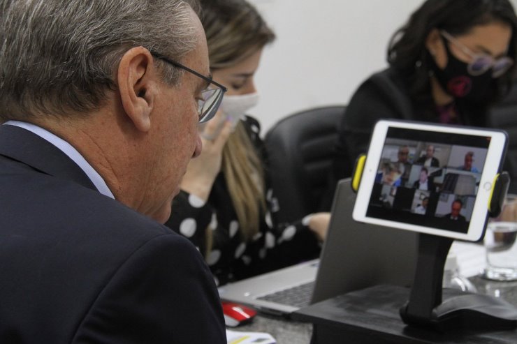 Projetos do Executivo foram recebidos pelos parlamentares durante sessão ordinária desta terça-feira