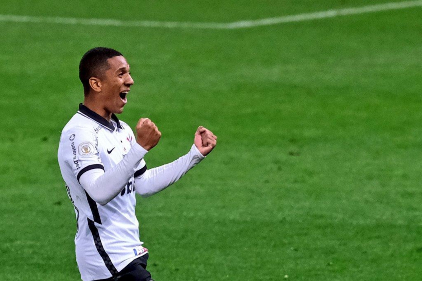 Matheus Davó marcou o gol da vitória do Corinthians sobre o Inter