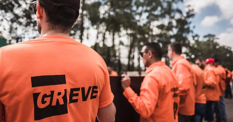 A noticia ajuda no fortalecimento dos contratos de petróleo no exterior na sessão de hoje