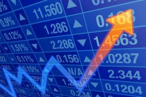 Em relação a agosto de 2019, sob a ótica da oferta, as três grandes atividades econômicas recuaram em agosto deste ano.