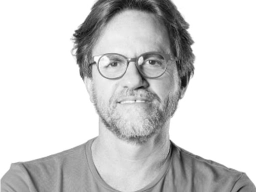 Ângelo Marcos Arruda é arquiteto e urbanista, cidadão campo-grandense e sul-mato-grossense e defensor da arquitetura e do urbanismo do país.