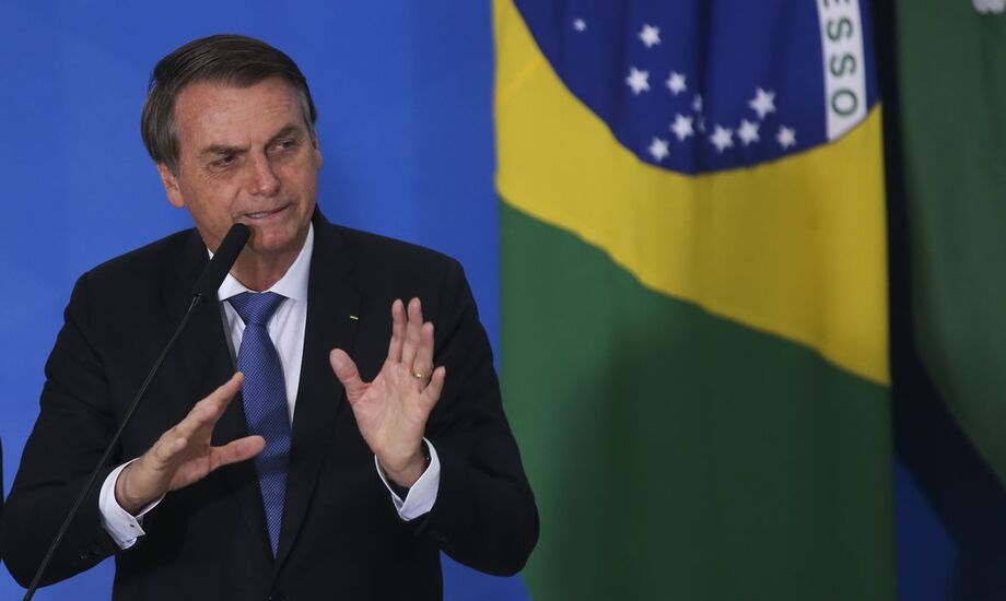 O presidente diverge abertamente de Doria e é favorável a uma imunização opcional da população.