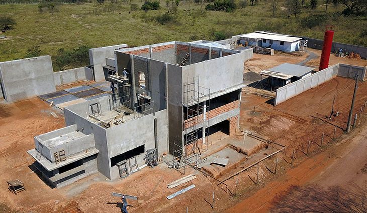 No município de Bonito, importante destino turístico, reconhecido internacionalmente, o Governo do Estado está investindo em infraestrutura viária