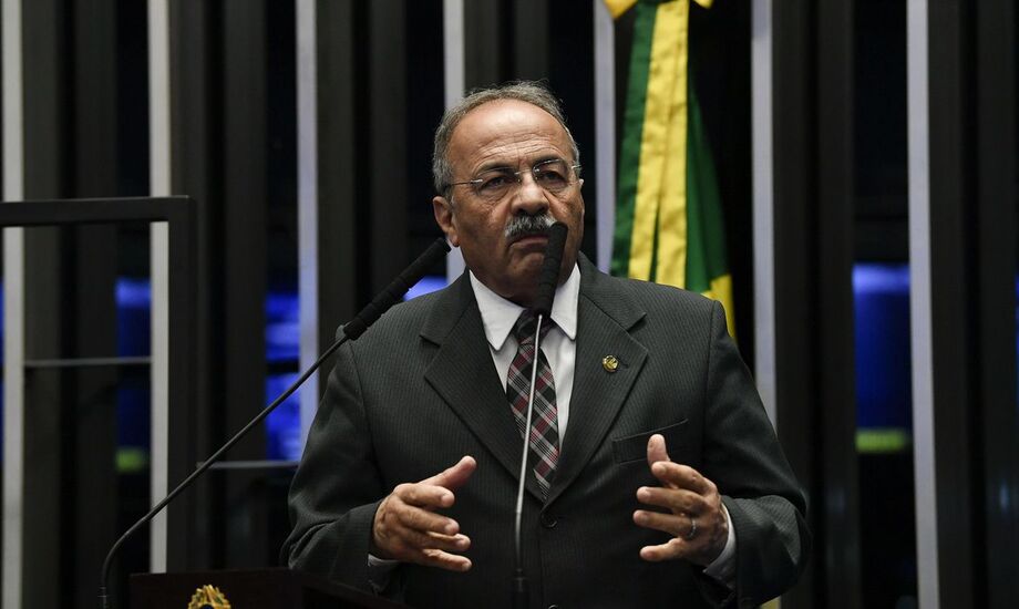 Chico Rodrigues retifica pedido de licença de 90 para 121 dias