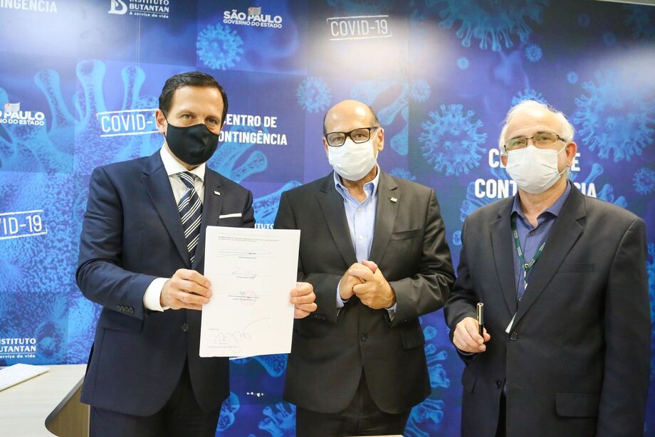 O governador João Doria visita o Instituto Butantan e assina acordo para testes de vacinas, no dia 10 de junho