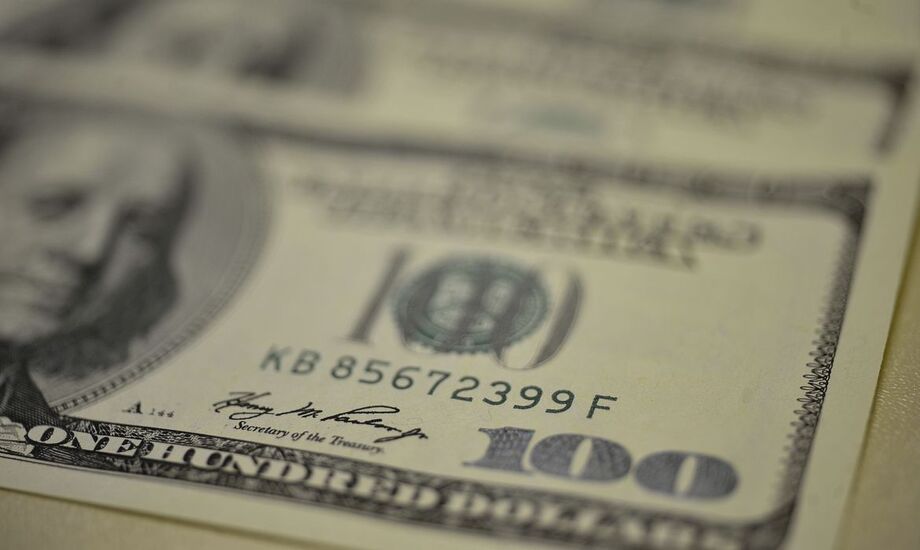 O dólar caiu